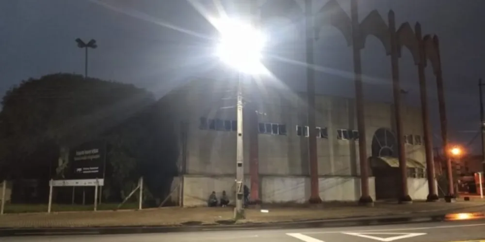 Terminais de ônibus estão fechados e nenhum ônibus está circulando pela cidade