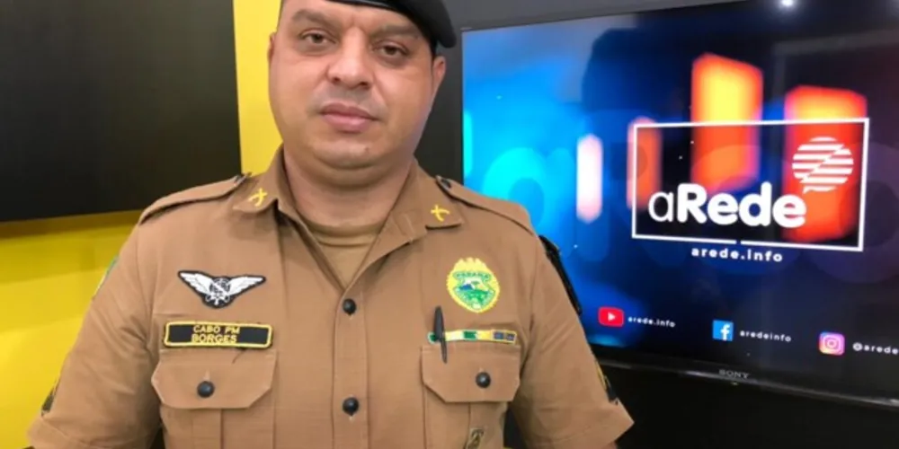 Imagem ilustrativa da imagem Vídeo de PM ajudando mulher viraliza nas redes sociais