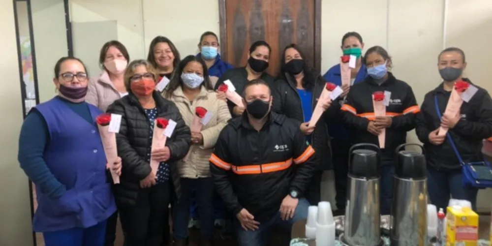 Café da manhã em homenagem às mães