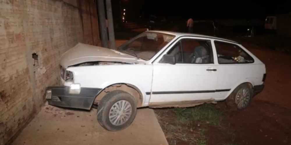 Ocorrência foi registrada no cruzamento das ruas Carlos de Carvalho e Ferreira Viana, na Vila São Francisco, em Ponta Grossa