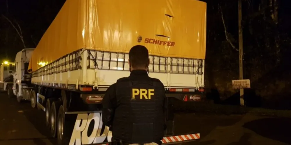 Caminhão foi levado pelos bandidos, mas, o veículo apresentou problemas mecânicos em PG
