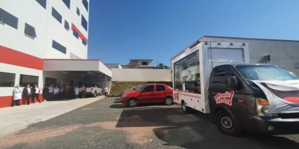 Imagem ilustrativa da imagem Mercadão dos Óculos promove homenagem em PG