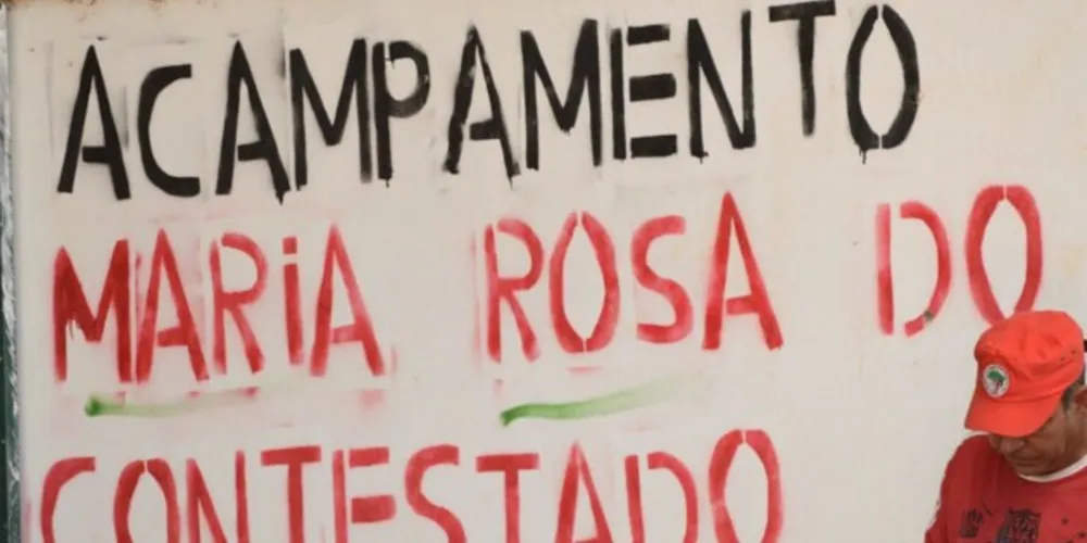 No imóvel residem aproximadamente 100 famílias agricultoras no denominado “Acampamento Maria Rosa do Contestado”