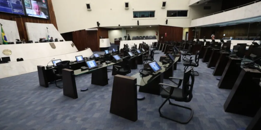 Desde março de 2020 a Assembleia Legislativa do Paraná adotou o sistema remoto para as atividades.