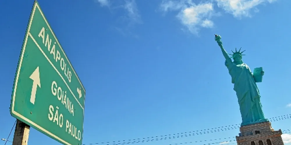 O corpo do bebê foi abandonado em um terreno baldio em Anápolis