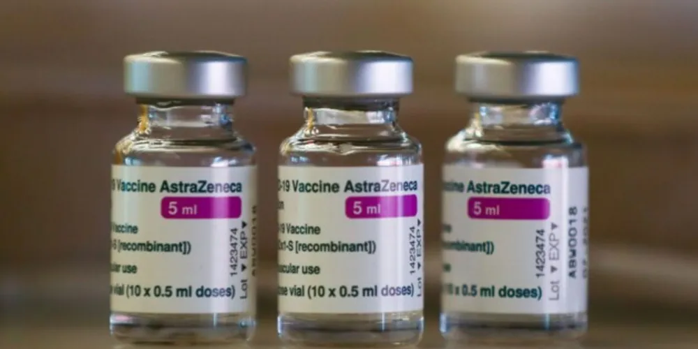 Vacina de Oxford/AstraZeneca.