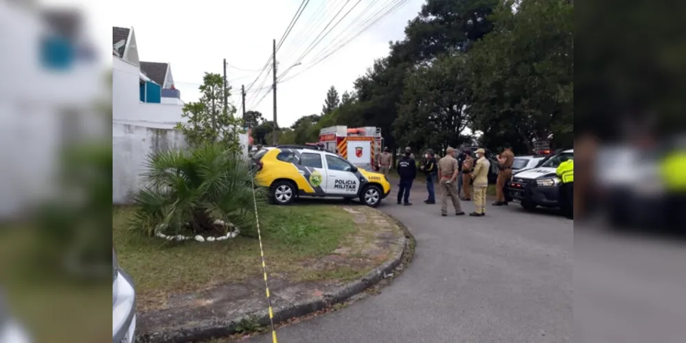 Homem de 40 anos teria matado a mãe asfixiada e a suspeita é de que o corpo do pai esteja enterrado há uma semana no terreno