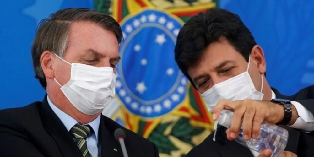Em livro, ex-ministro diz que presidente não se importava com dados da pandemia e se limitava a defender a cloroquina