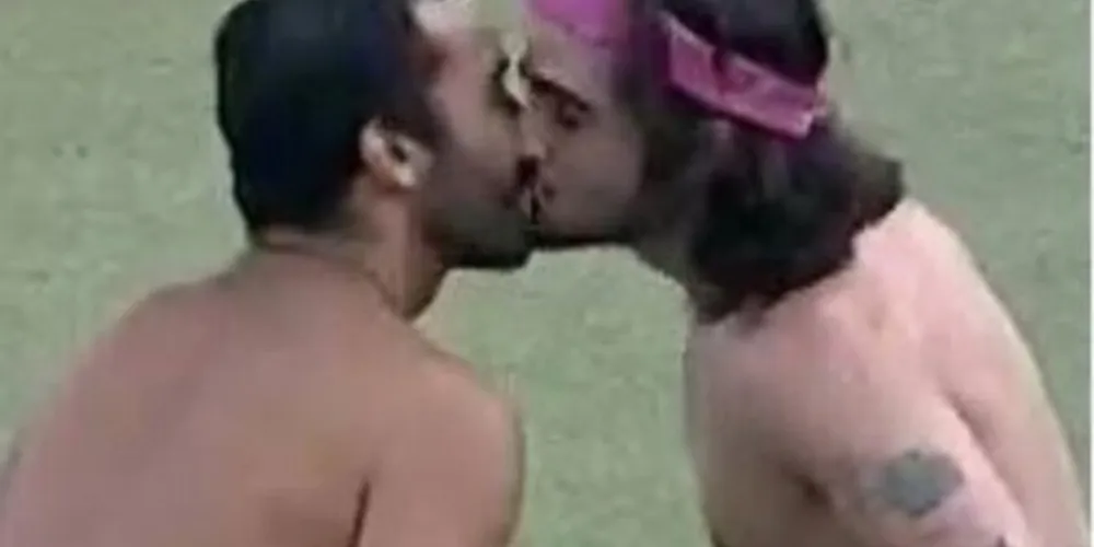 A comemoração aconteceu na madrugada de hoje (26).