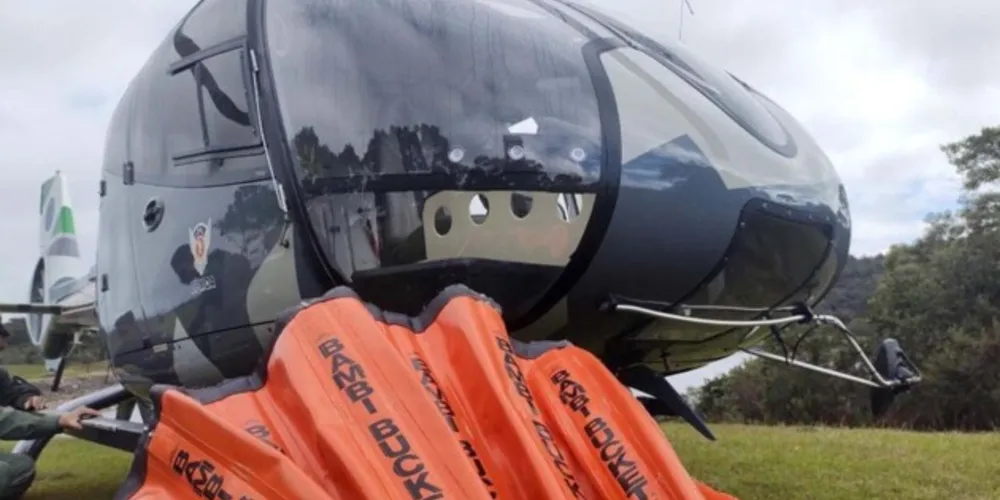 Batalhão de Polícia Militar de Operações Aéreas (BPMOA) fez uma instrução de Combate a Incêndio com os pilotos de helicópteros
