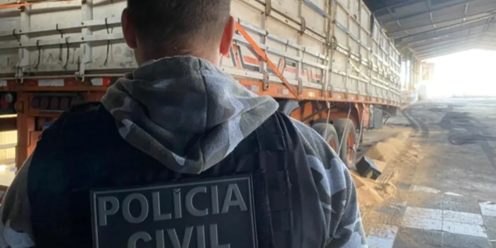 Também foram localizados cerca de 53 bags de soja, de outra carga roubada.