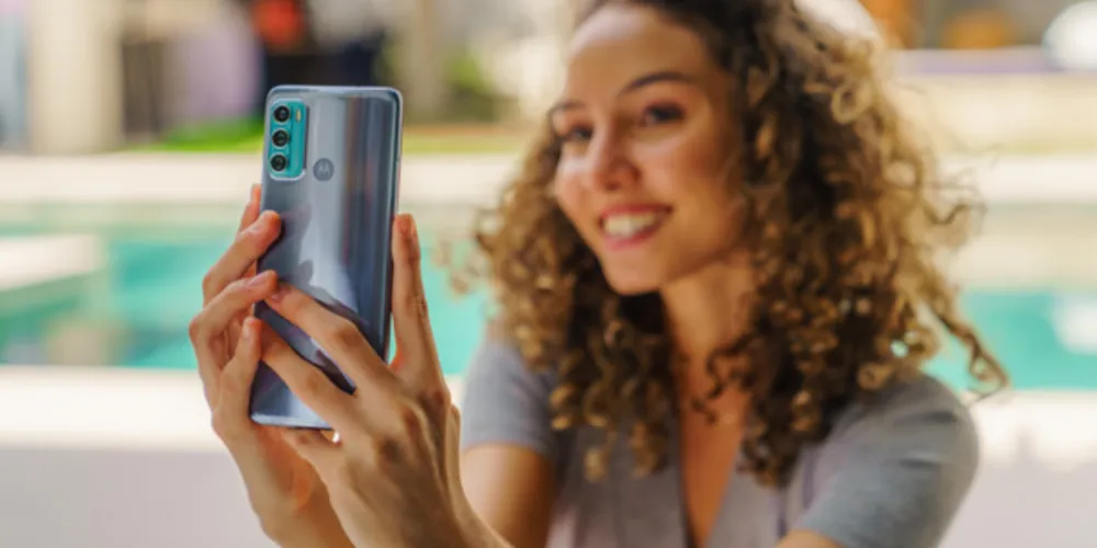 O moto g60 entrega um sistema de câmera de 108 MP1 combinado com a novíssima tecnologia Ultra Pixel