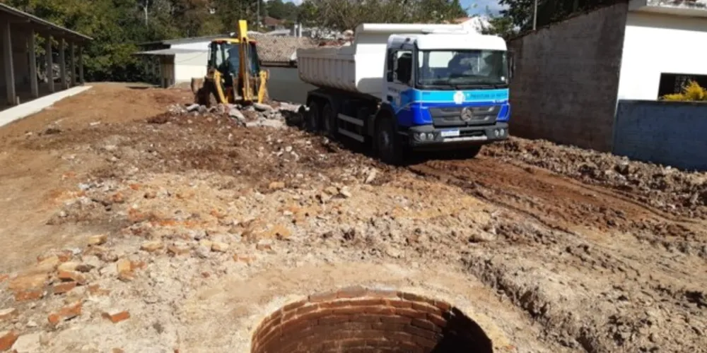 Trabalhos visam melhorar a área de estacionamento do local