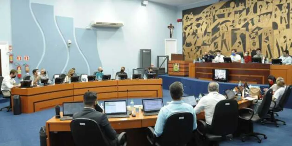 Vereadores debateram na tarde de ontem (10), em primeira discussão, Projeto de Lei.
