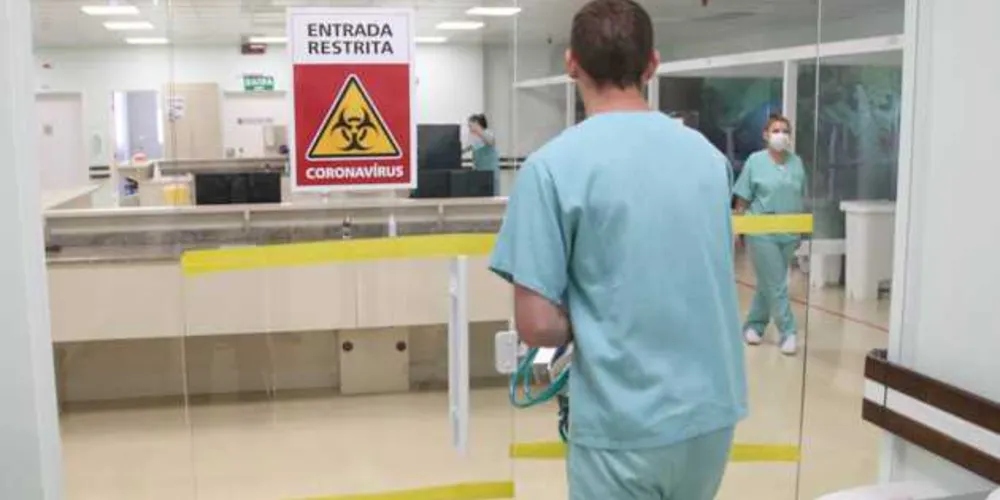 Cidade vive drama com a falta de leitos e o aumento no número de casos e mortes
