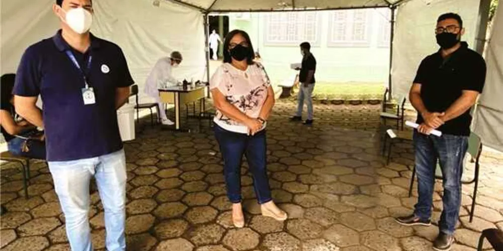 Gestora acompanha os atendimentos e o fluxo de pacientes no Hospital Municipal Carolina Lupion 