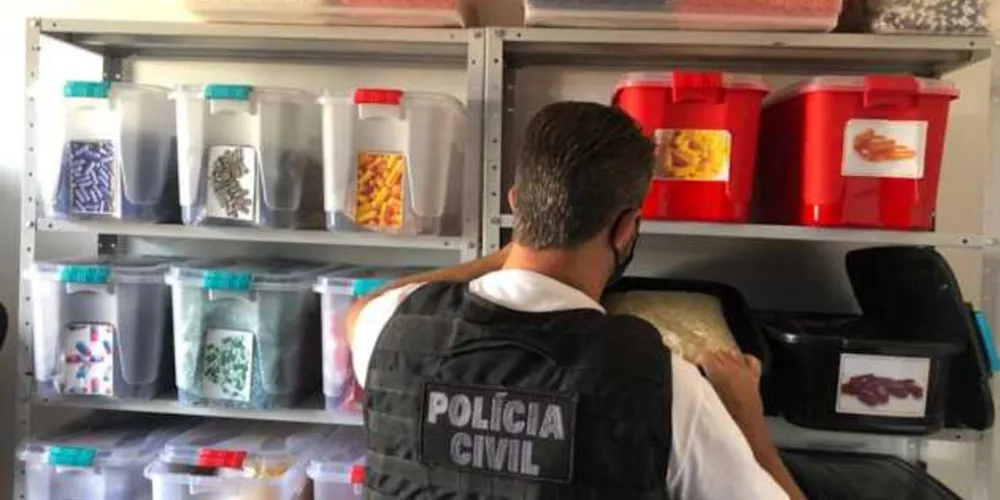 Segundo as autoridades, o local funcionava sem autorização da Vigilância Sanitária. Abordagem ocorreu nesta sexta-feira (12)