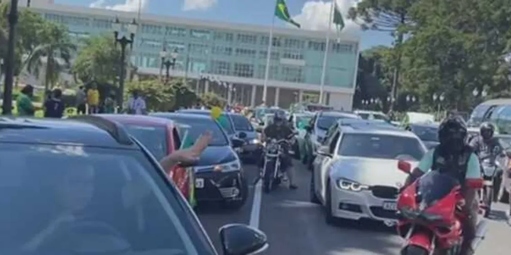 Manifestação aconteceu em Curitiba e em outros diversos municípios brasileiros
