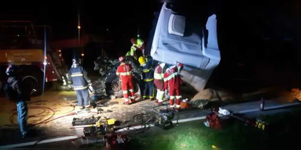 O acidente aconteceu na madrugada de hoje (15).