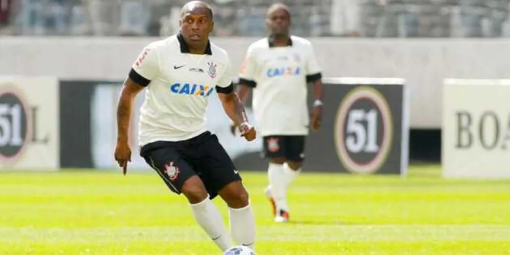 Depois da aposentadoria, Fubá seguiu trabalhando na base alvinegra.
