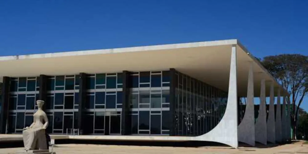 Imagem ilustrativa da imagem STF mantém lei que proíbe reajuste para servidores