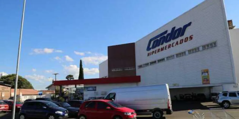 Reedição do decreto sobre abertura dos supermercados foi feita na noite de terça-feira pela Procuradoria do Município