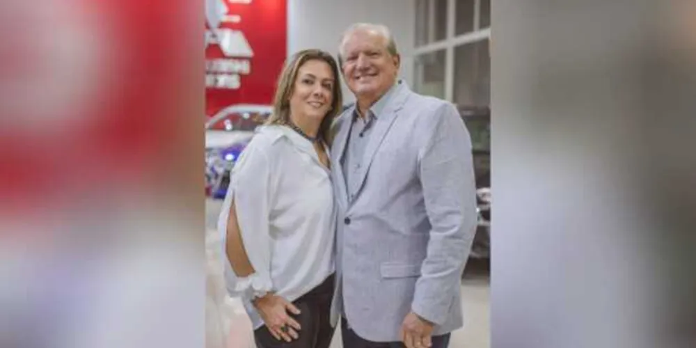 Felicitações - Vera Pasturczak Parucker reserva o domingo (21), para receber os cumprimentos pela chegada de seu aniversário. No registro, Vera e seu marido Fernando Parucker. Da coluna RC os votos de felicidades infinitas. 