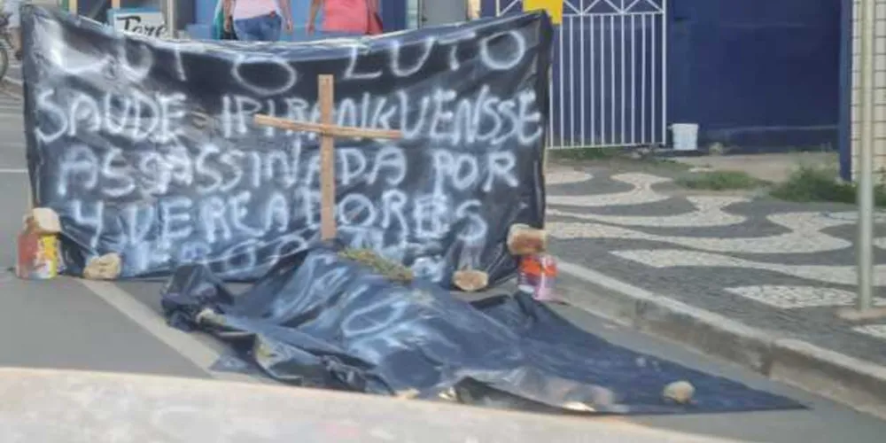 Manifestação ocorreu após o veto do Projeto de Lei que previa a concessão do Hospital Municipal