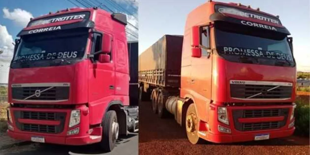 O caminhão estava estacionado no pátio de uma empresa para carregamento. 