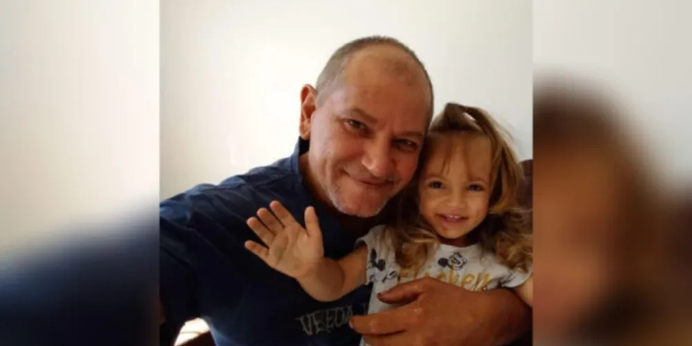 Isabelly em selfie com seu pai.