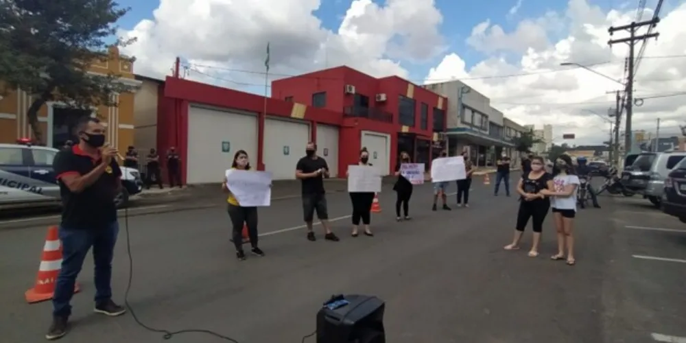 Imagem ilustrativa da imagem Comerciantes de Irati protestam contra restrições ao ‘delivery’