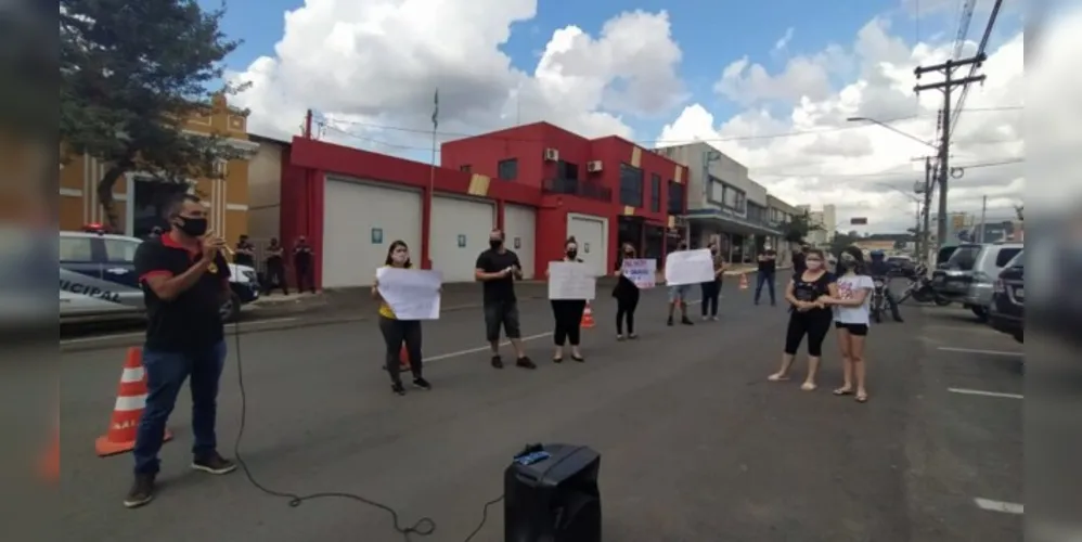 Imagem ilustrativa da imagem Comerciantes de Irati protestam contra restrições ao ‘delivery’