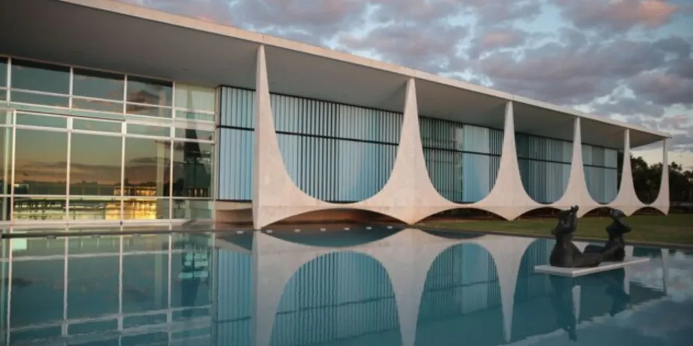 A reunião acontece em Brasília.