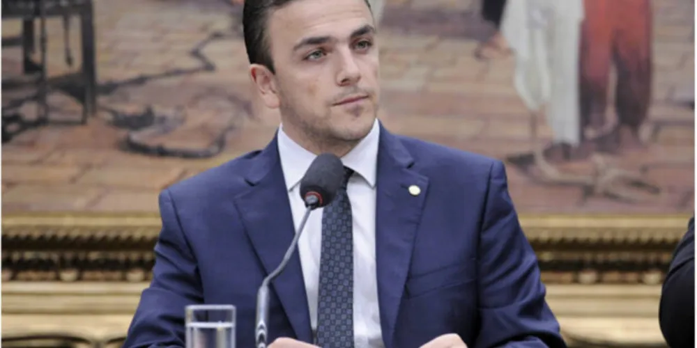 O debate acontece às 15h nesta quinta-feira (25).