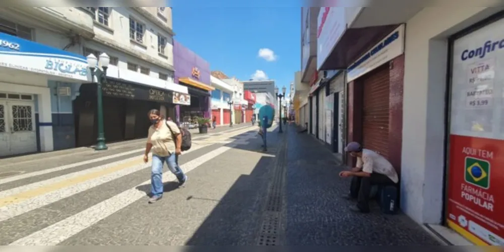 Lojas ‘não essenciais’ estão fechadas em Ponta Grossa desde quinta-feira (18)