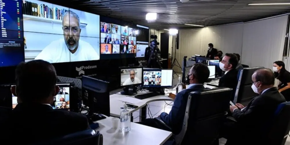 O senador Paulo Paim é o autor do projeto de lei.