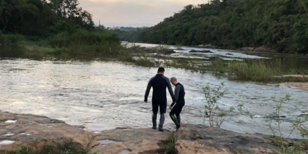 Imagem ilustrativa da imagem Garoto pula no Tibagi para salvar criança e some