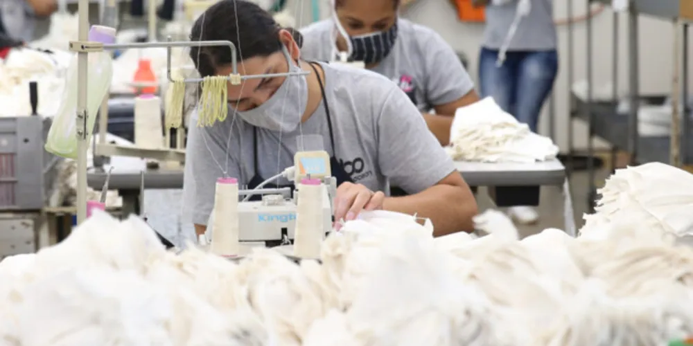 Imagem ilustrativa da imagem Com 41,6 mil empregos formais em fevereiro, PR é o 3º do País