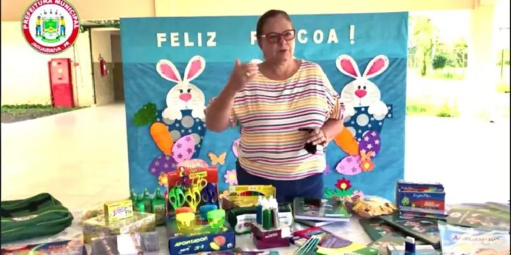 Primeira entrega simbólica contou com a presença da prefeita Alcione Lemos. Os kits serão repassados ao alunos da rede municipal de ensino