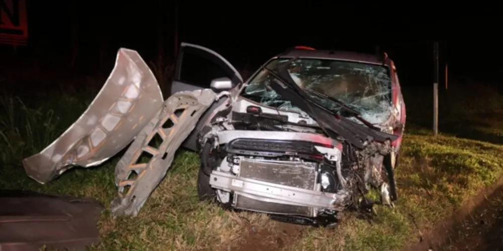 O carro seguia sentido Guarapuava e teria invadido a contramão 