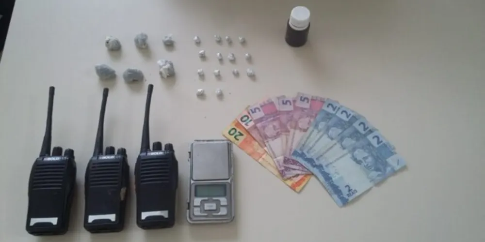 O material apreendido foi levado para a delegacia