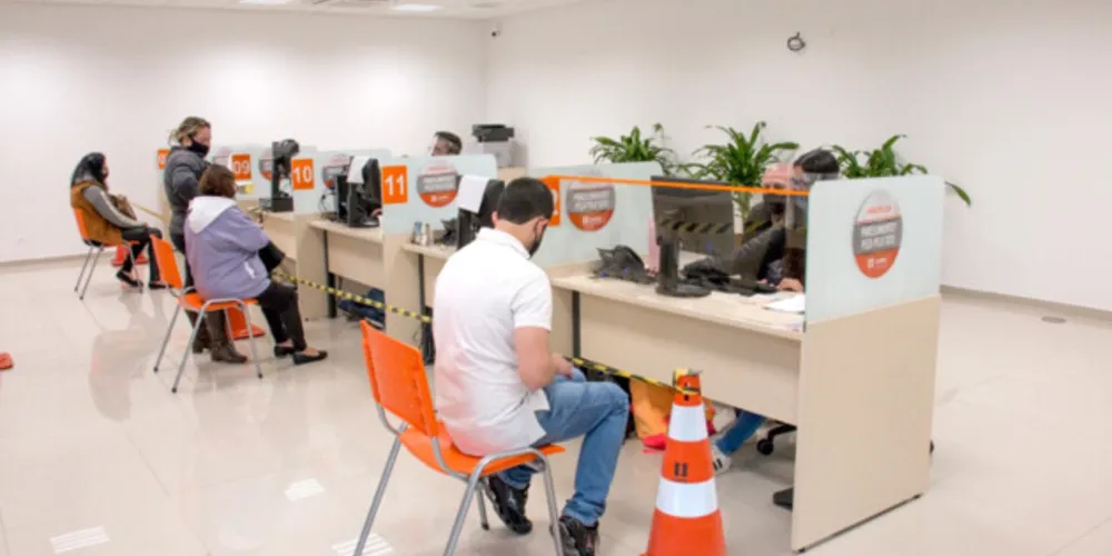 Para pedir o parcelamento, o consumidor deve ligar no 0800 51 00 116 ou ir até uma agência de atendimento da Copel.