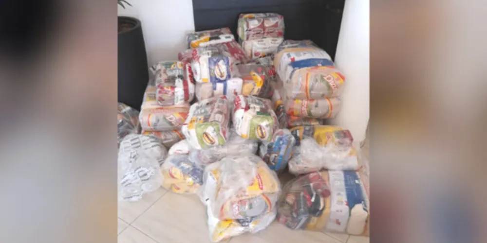 Foram arrecadas 190 cestas básicas pelos colaboradores e a empresa dobrou a quantidade, totalizando 380 cestas de 23kg cada
