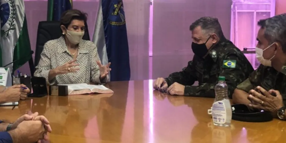 Prefeita Elizabeth teve reunião com as lideranças da ESA ontem (31).