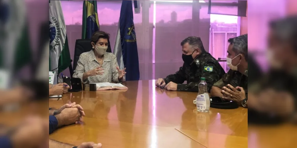 Prefeita Elizabeth teve reunião com as lideranças da ESA ontem (31).