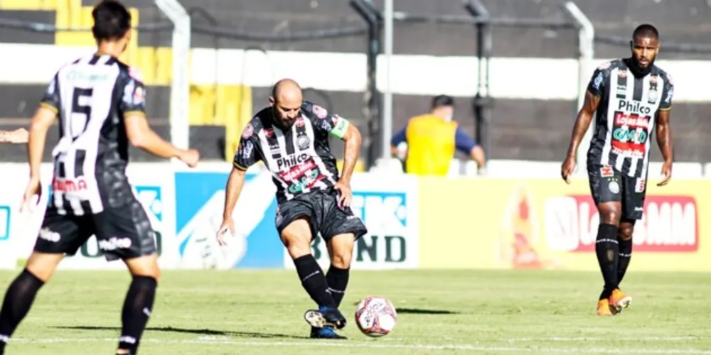 Fantasma vem de vitória no Paranaense contra o Rio Branco.