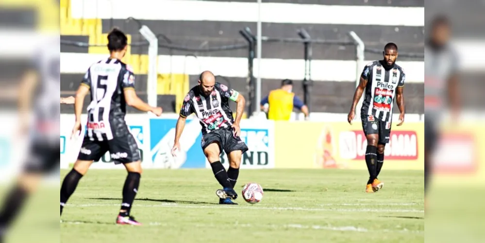 Fantasma vem de vitória no Paranaense contra o Rio Branco.