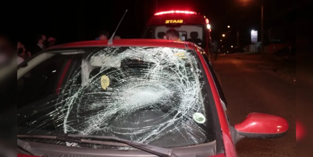 Colisão foi registrada na Avenida Antônio Saad, na noite deste sábado (3)