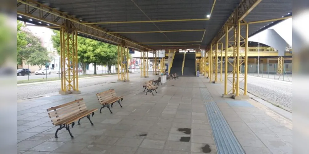 Terminais permaneceram vazios nesta segunda (5).