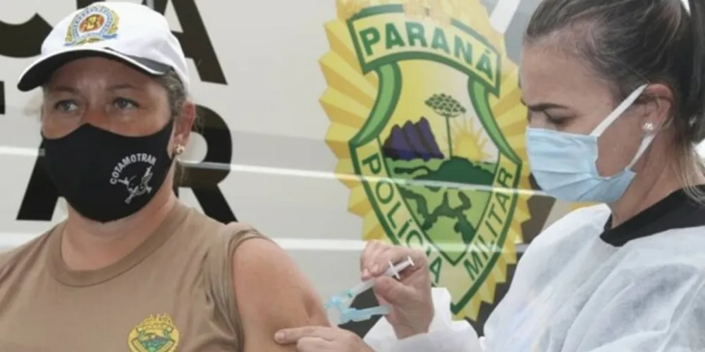Em Ponta Grossa, 111 militares foram vacinados. 